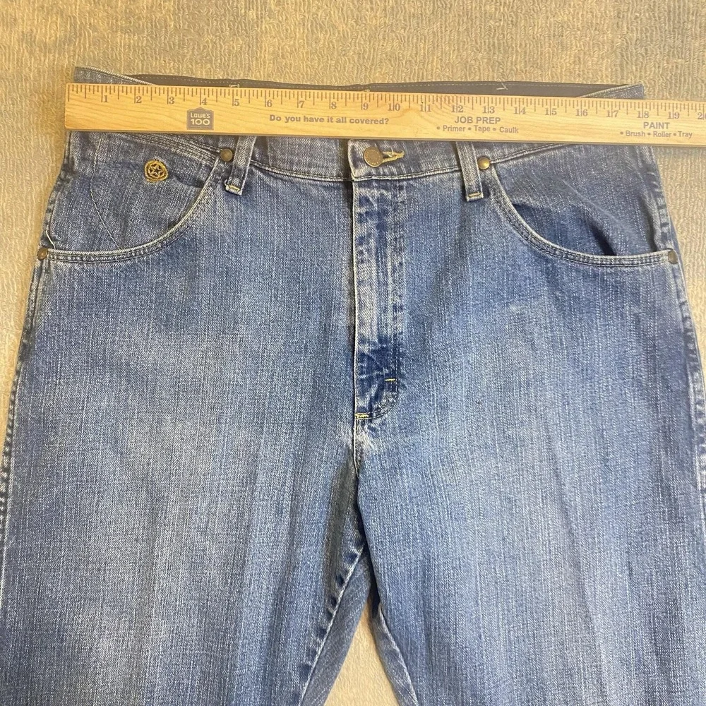 Wrangler George Strait Cowboy Cut Jeans Mens 36x30 Blue Medium Wash Denim Pants